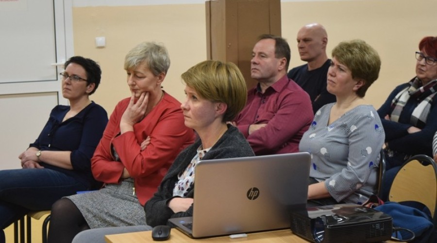 20200220 sztutowo cmentarz spotkanie (35)