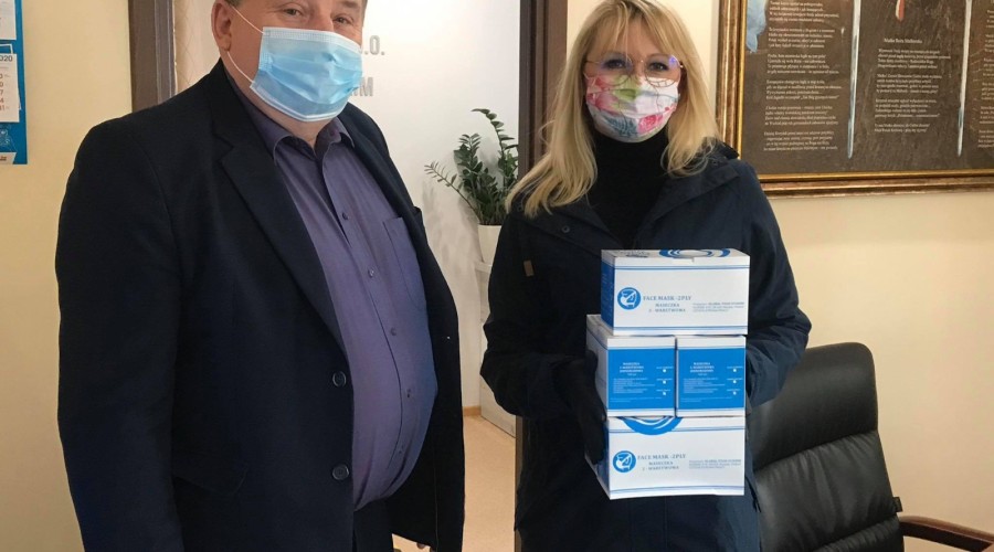 optylux przekazał maseczki i vouchery dla szpitala (2)