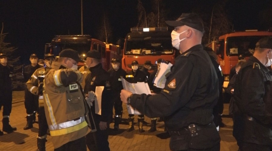 strażacy biebrza pożar (4)