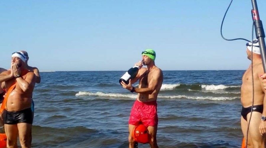 leszek naziemiec przepłynął wisłę wpław11