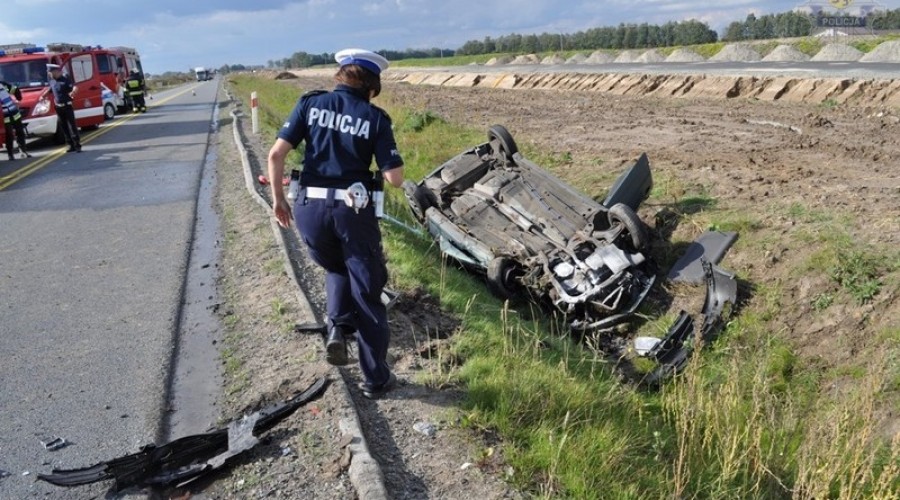 zderzenie_opla_z_ciezarowka_na_dk7_