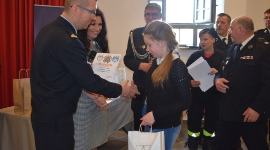 młodzież-zapobiega-pożarom001097