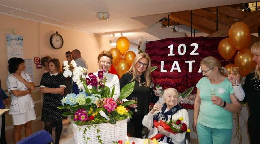 dom pomocy 102 urodziny (4)