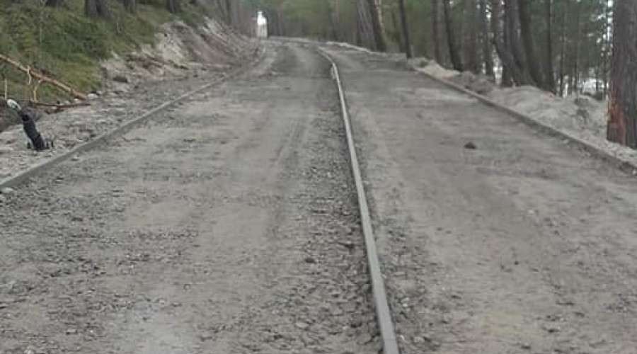 Krynica Morska. Prace nad deptakiem i ścieżką rowerową na wydmach trwają (1)