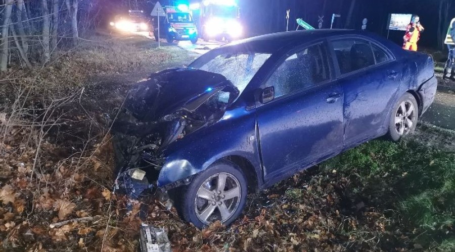 Kierowcy w szpitalu. Zderzenie dwóch aut w Junoszynie. (1)