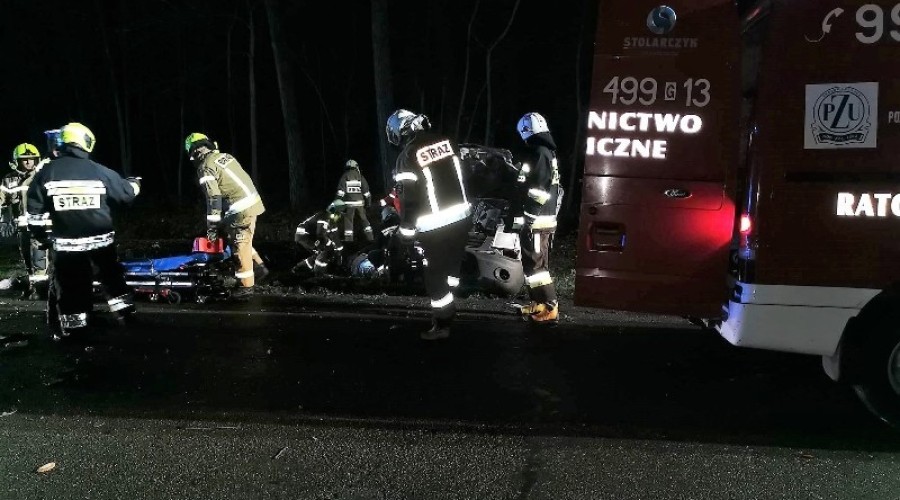 Kierowcy w szpitalu. Zderzenie dwóch aut w Junoszynie. (3)