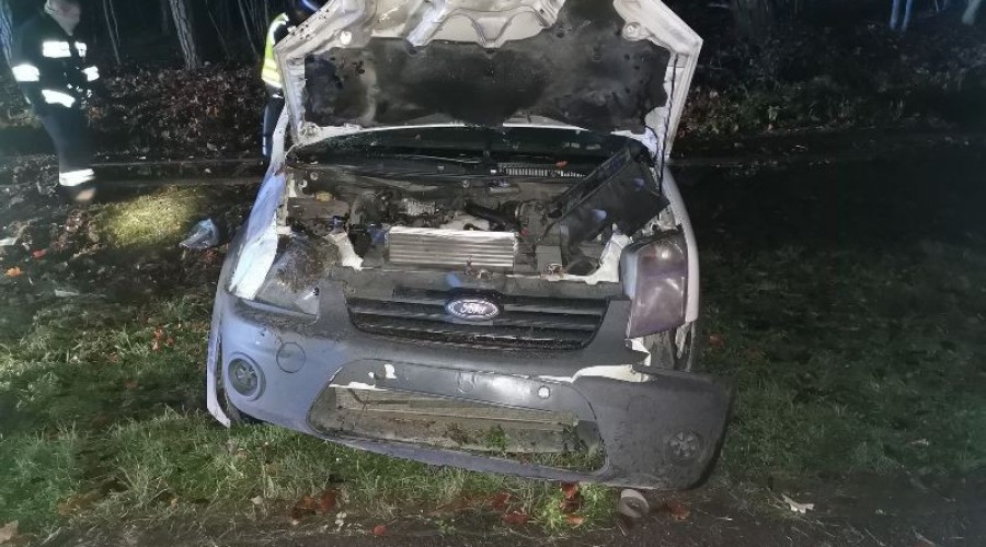 Kierowcy w szpitalu. Zderzenie dwóch aut w Junoszynie. (4)