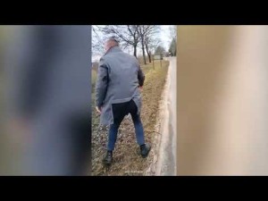 Sołtys pobił kierowcę na środku drogi. Sprawą zajmuje się policja VIDEO!!