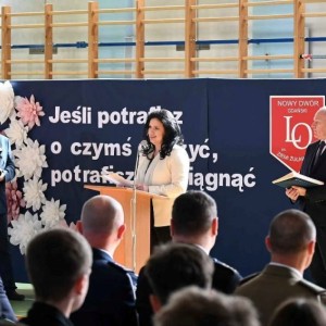 Maturzyści pożegnali liceum w Nowym Dworze Gdańskim. Czas wzruszeń i nowych początków