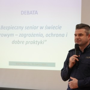 Debata społeczna z seniorami w Krynicy Morskiej
