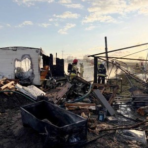 Pożar odebrał im wszystko. Mieszkańcy Koszwał walczą o nowy początek