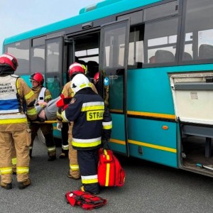 Ćwiczenia służb ratowniczych na stacji paliw MOL w Dworku