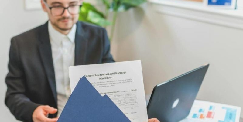 Finanse w dobie cyfryzacji: Przewodnik bankiera po pożyczkach online w Polsce