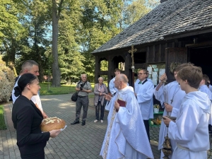 Dożynki parafialne w Kmiecinie – święto plonów i wspólnoty 