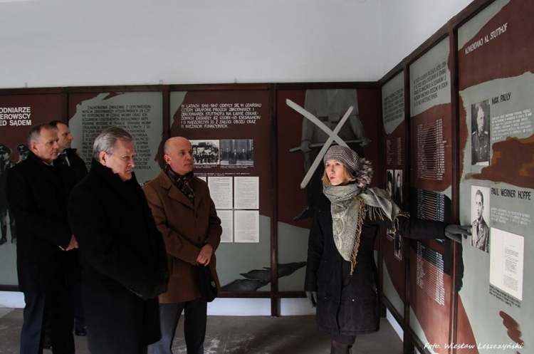 Minister Gliński z wizytą w Muzeum Stutthof.