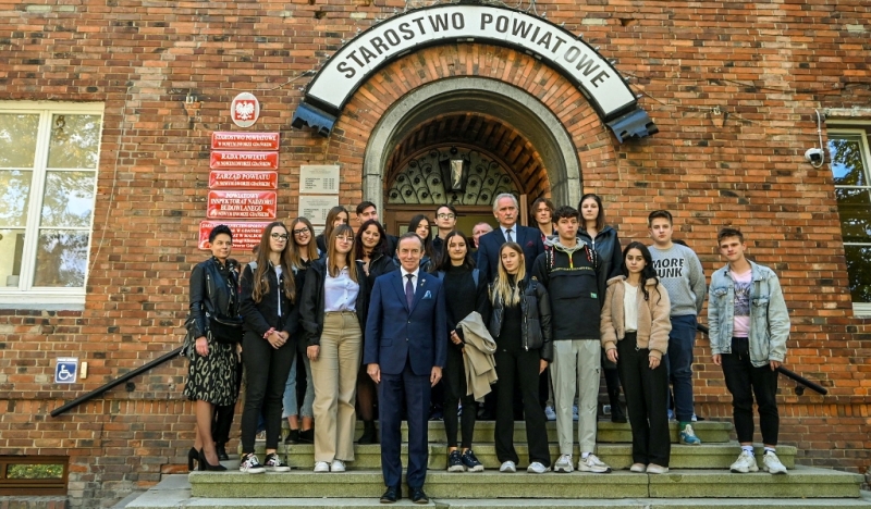 Nowy Dwór Gdański. Spotkanie Marszałka Senatu RP Tomasza Grodzkiego z młodzieżą. 