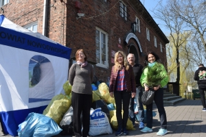 Akcja ekologiczna Starostwa "Drzewko za butelkę" Nowy Dwór Gdański 2019