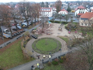 Nowy Dwór Gdański. Ruszyła budowa nowego placu zabaw. Przestrzeń przy ŻOK-u w przebudowie