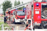Nowy Dwór Gdański: pożar w firmie Secespol. Ogień pojawił się w budynku przeznaczonym do rozbiórki