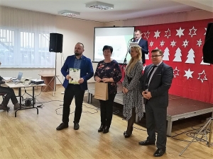 Gmina Stegna oraz Gminny Ośrodek Kultury w Stegnie otrzymały certyfikaty marki lokalnej „Bursztynowy Kłos”.