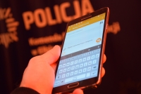 Uwaga na wyłudzenia SMS-owe. Raz kliknęła i straciła 3 tysiące złotych.