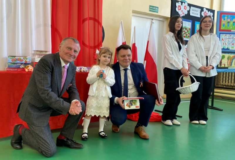 Gala podsumowująca konkurs z okazji Dnia Flagi RP w Szkole Podstawowej nr 1 w Nowym Dworze Gdańskim.