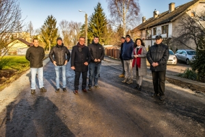 Powiat Nowodworski zakończył kolejną inwestycję. Kwiatowa w Kmiecinie oddana do użytku.