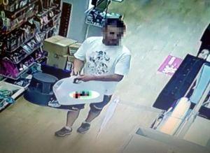 Okradał renomowane sklepy z perfum. Złodziej zatrzymany.