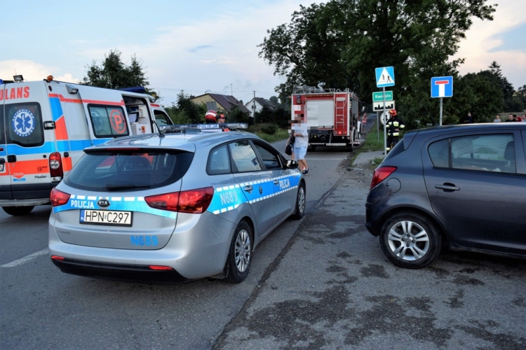 Kmiecin. Zderzenie czołowe. 3 osoby trafiły do szpitala - 28.07.2018