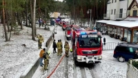 Sztutowo. Pożar w pensjonacie opanowny.