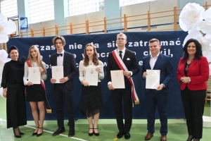 Pożegnanie maturzystów w Liceum Ogólnokształcącym w Nowym Dworze Gdańskim.