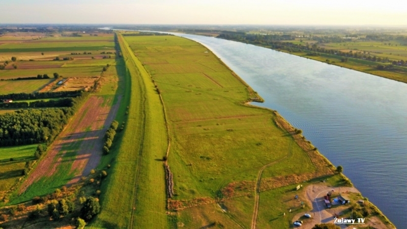 Mikoszewo. Budowa ścieżki rowerowej po wale przeciwpowodziowym rzeki Wisły rozpoczęta.