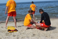 Bądźmy ostrożni podczas wypoczynku. 2 utonięcia nad morzem. Policja ostrzega.