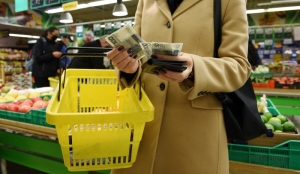 Większość Polaków chce w tym roku zmieścić świąteczne koszty w granicach 200-500 zł na osobę