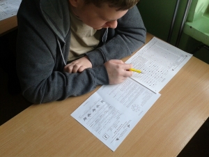 Sprawdzili swoje umiejętności z matematyki podczas Międzynarodowego Konkursu „Kangur Matematyczny” w Zespole Szkół nr 2.