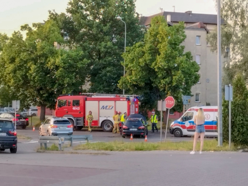 Wypadek samochodu osobowego ze skuterem