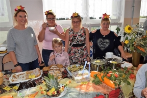 Sztutowo. II Rodzinny Piknik ,, Na Zdrowie " Bogactwo smaków i kolorów. Tłumy smakoszy.