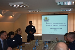 Nowy Dwór Gdański. Odprawa roczna nowodworskich policjantów.