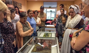 Wernisaż z historią w tle – wyjątkowe otwarcie wystawy w Bibliotece w Sztutowie